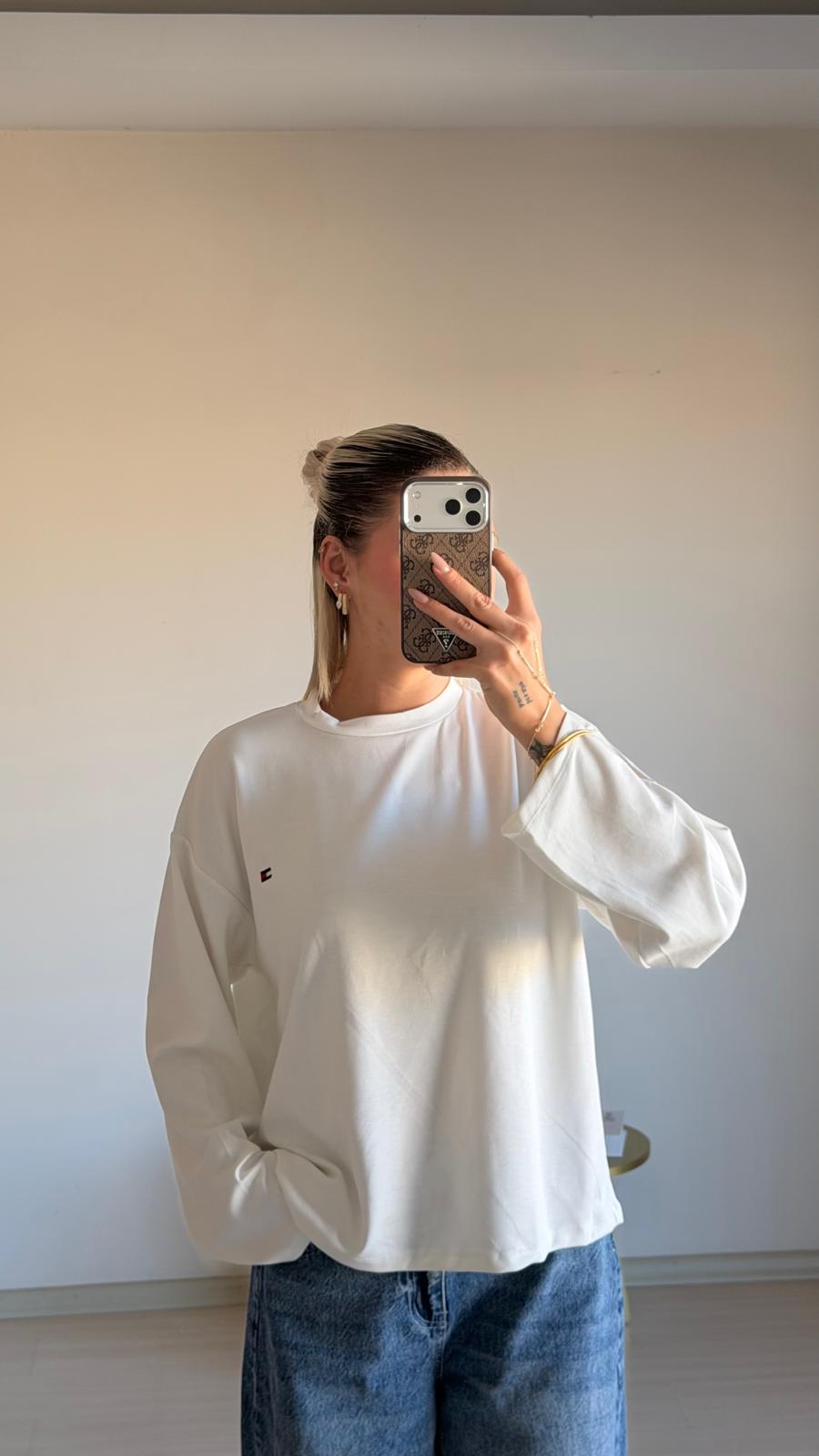 Oversize Uzun Kollu Tişört – Beyaz