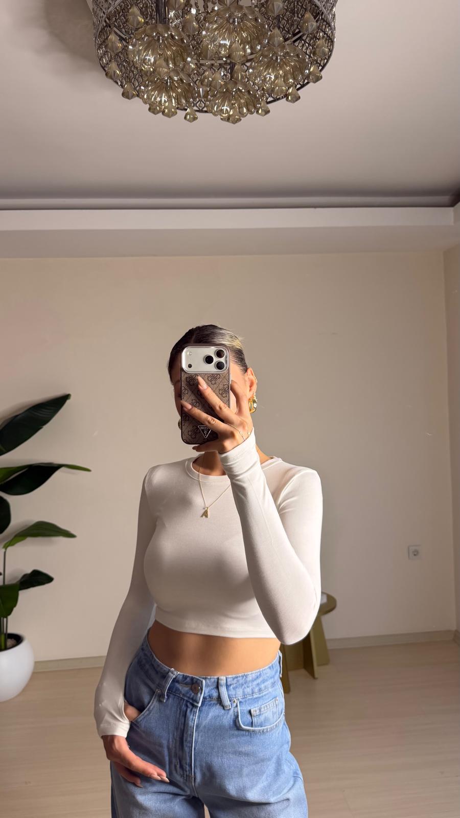 Parmak Geçmeli Uzun Kollu Crop Bluz - Beyaz